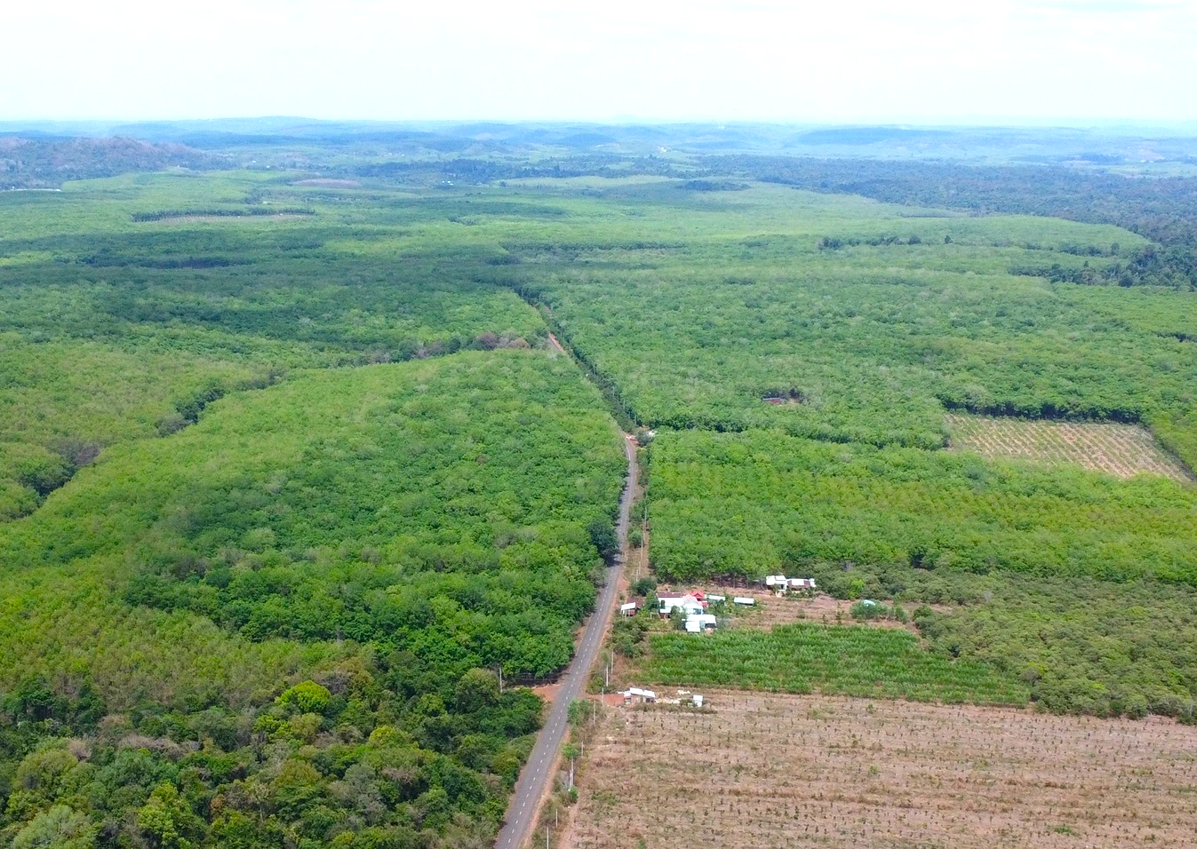 Mới đây, Bộ Xây dựng có văn bản gửi Thủ tướng Chính phủ và Phó thủ tướng Trần Hồng Hà về phương án đầu tư tuyến đường kết nối Bình Phước và Đồng Nai qua cầu Mã Đà. Mới đây, Bộ Xây dựng có văn bản gửi Thủ tướng Chính phủ và Phó thủ tướng Trần Hồng Hà về phương án đầu tư tuyến đường kết nối Bình Phước và Đồng Nai qua cầu Mã Đà.