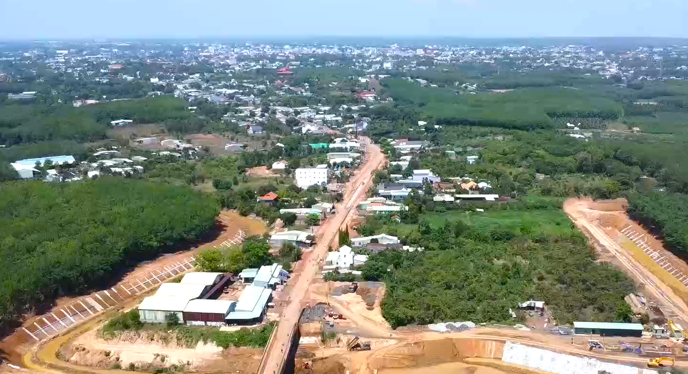 Tuyến đường kết nối Đồng Nai và Bình Phước qua cầu Mã Đà có tổng chiều dài khoảng 74 km (trong đó đoạn qua Bình Phước dài khoảng 30 km, qua Đồng Nai dài khoảng 44 km). Tuyến đường kết nối Đồng Nai và Bình Phước qua cầu Mã Đà có tổng chiều dài khoảng 74 km (trong đó đoạn qua Bình Phước dài khoảng 30 km, qua Đồng Nai dài khoảng 44 km).