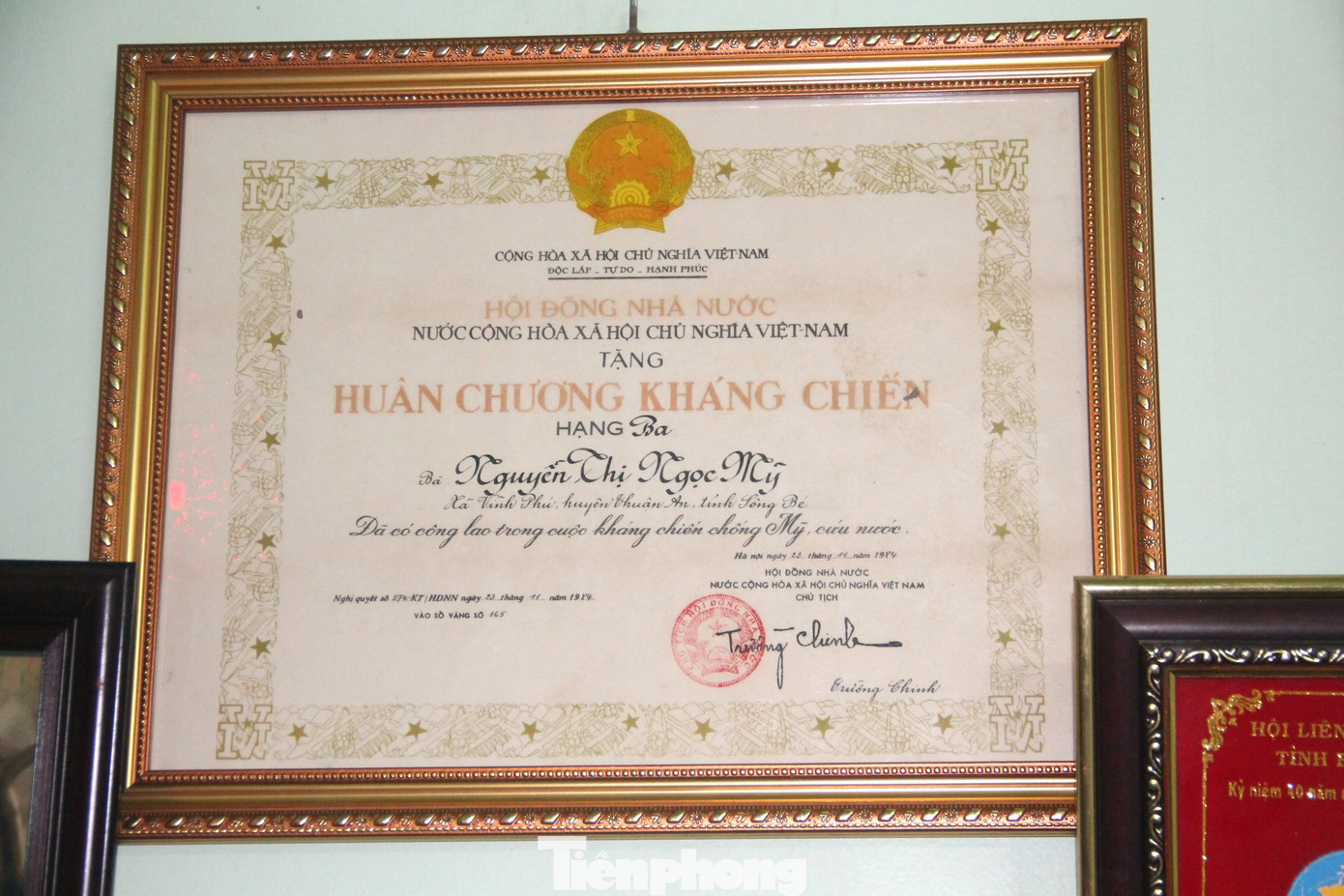 Cô Nguyễn Thị Ngọc Mỹ được tặng Huân chương kháng chiến hạng ba Cô Nguyễn Thị Ngọc Mỹ được tặng Huân chương kháng chiến hạng ba