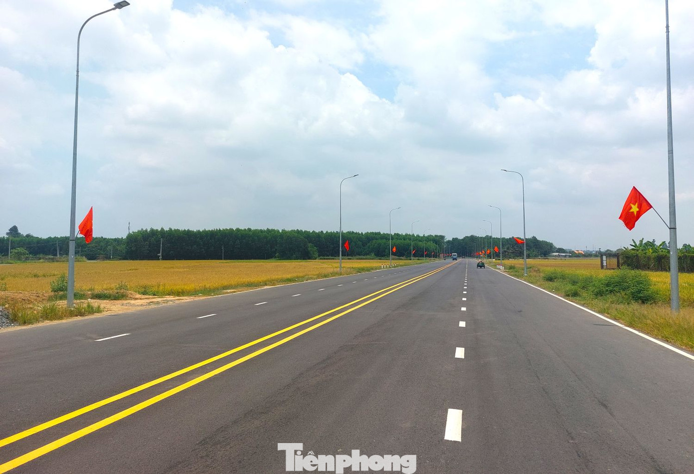 Tuyến đường đẹp như dải lụa.