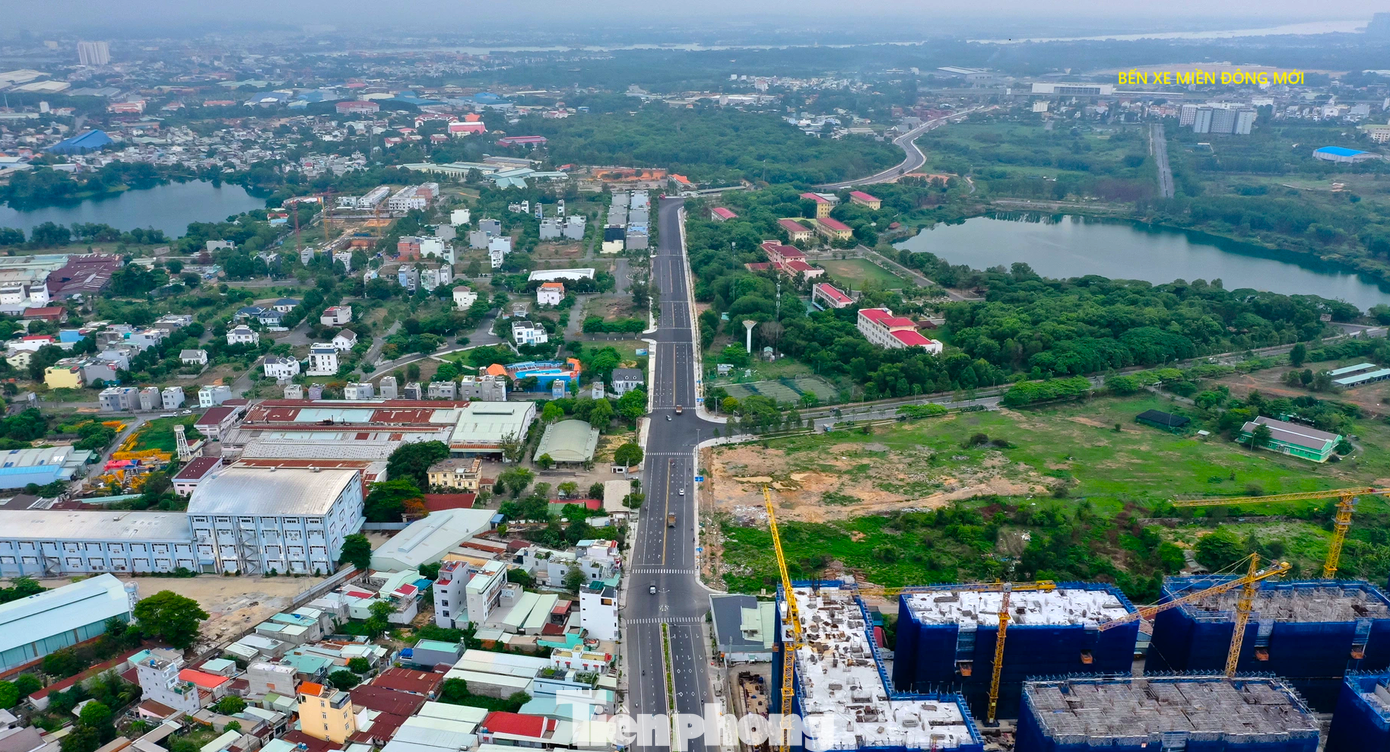 Trong năm 2025, TPHCM sẽ phối hợp với Bình Dương thành lập Tổ công tác chung về đầu tư các tuyến đường sắt đô thị trên địa bàn tỉnh Bình Dương, tỉnh Đồng Nai để kết nối với tuyến đường sắt đô thị số 1 (Bến Thành - Suối Tiên), từ ga Suối Tiên đến phường Bình Thắng, TP Dĩ An.