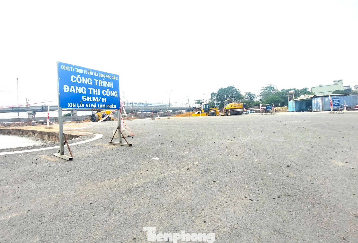 Công trình đường Trục Chính Đông Tây được tỉnh Bình Dương đầu tư xây dựng nhằm giúp người dân thuận tiện tới bến xe lớn nhất nước (Bến xe miền Đông mới), tuyến metro Suối Tiên – Bến Thành TPHCM. Công trình đường Trục Chính Đông Tây được tỉnh Bình Dương đầu tư xây dựng nhằm giúp người dân thuận tiện tới bến xe lớn nhất nước (Bến xe miền Đông mới), tuyến metro Suối Tiên – Bến Thành TPHCM.