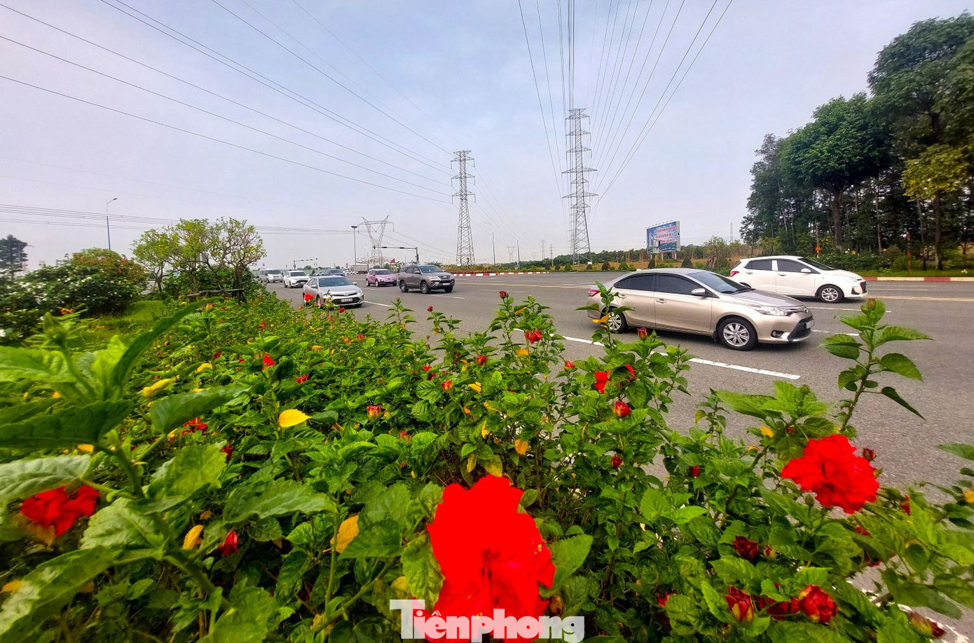 Đường Hùng Vương, đoạn giao với đường Võ Văn Kiệt.