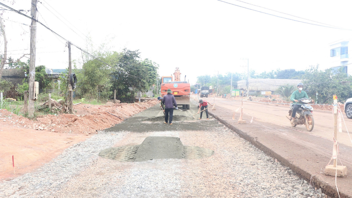 Đường ĐT.753 đang được Bình Phước nâng cấp, mở rộng. Đường ĐT.753 đang được Bình Phước nâng cấp, mở rộng.