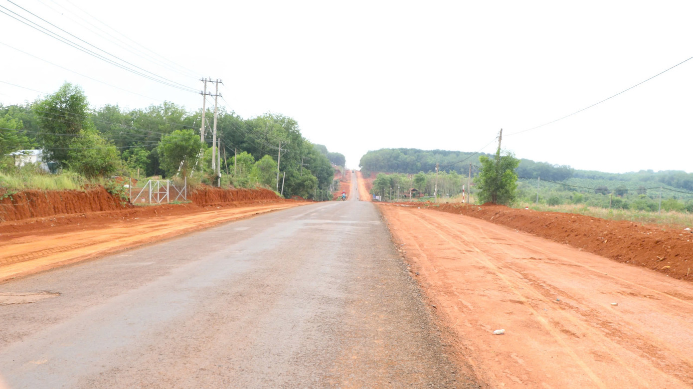 Đồng Nai kiến nghị với Thủ tướng Chính phủ chấp thuận chủ trương giao cho Đồng Nai triển khai thực hiện dự án đầu tư xây dựng cầu Mã Đà nối với Bình Phước bằng nguồn vốn ngân sách tỉnh; xem xét chấp thuận cho Đồng Nai lựa chọn phương án đầu tư xây dựng giai đoạn 1 của tuyến đường (dài 44 km) kết nối từ cầu Mã Đà đến Vành đai 4 TPHCM với quy mô 4 làn xe. Đồng Nai kiến nghị với Thủ tướng Chính phủ chấp thuận chủ trương giao cho Đồng Nai triển khai thực hiện dự án đầu tư xây dựng cầu Mã Đà nối với Bình Phước bằng nguồn vốn ngân sách tỉnh; xem xét chấp thuận cho Đồng Nai lựa chọn phương án đầu tư xây dựng giai đoạn 1 của tuyến đường (dài 44 km) kết nối từ cầu Mã Đà đến Vành đai 4 TPHCM với quy mô 4 làn xe.