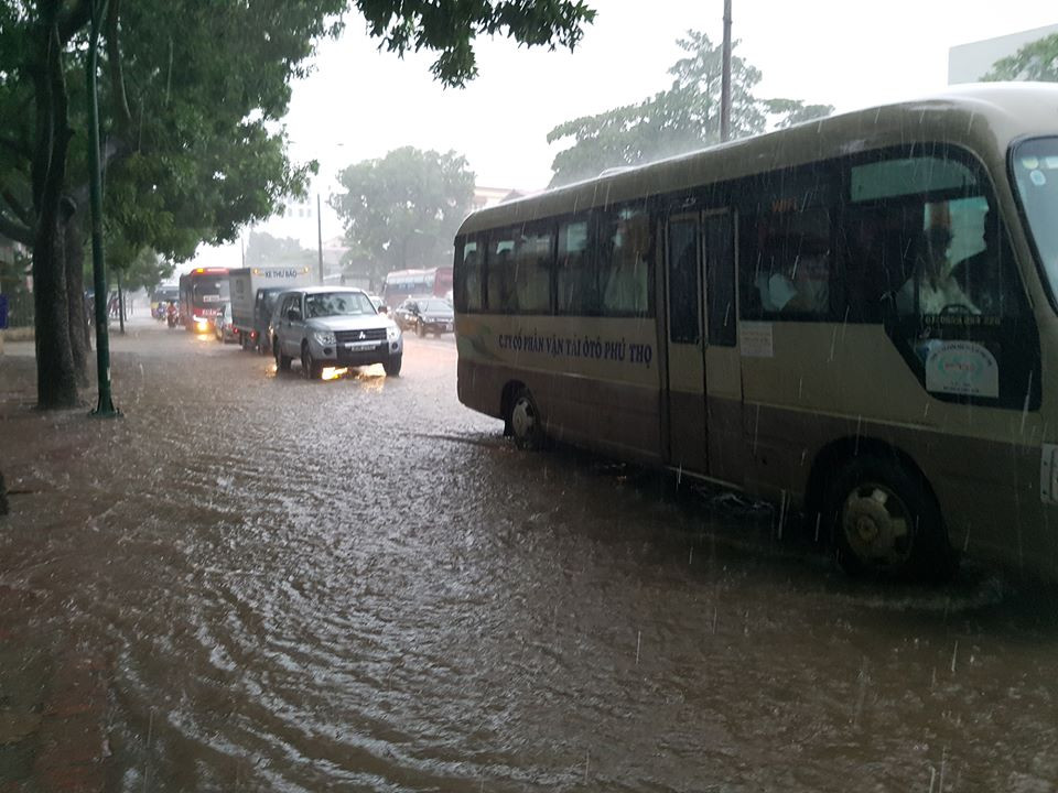 Bão số 3 vào Hà Nội suy yếu thành áp thấp nhiệt đới ảnh 3