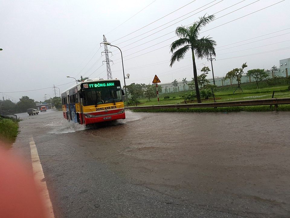 Bão số 3 vào Hà Nội suy yếu thành áp thấp nhiệt đới ảnh 1