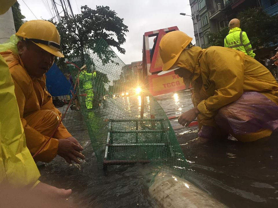 Bão số 3 vào Hà Nội suy yếu thành áp thấp nhiệt đới ảnh 9