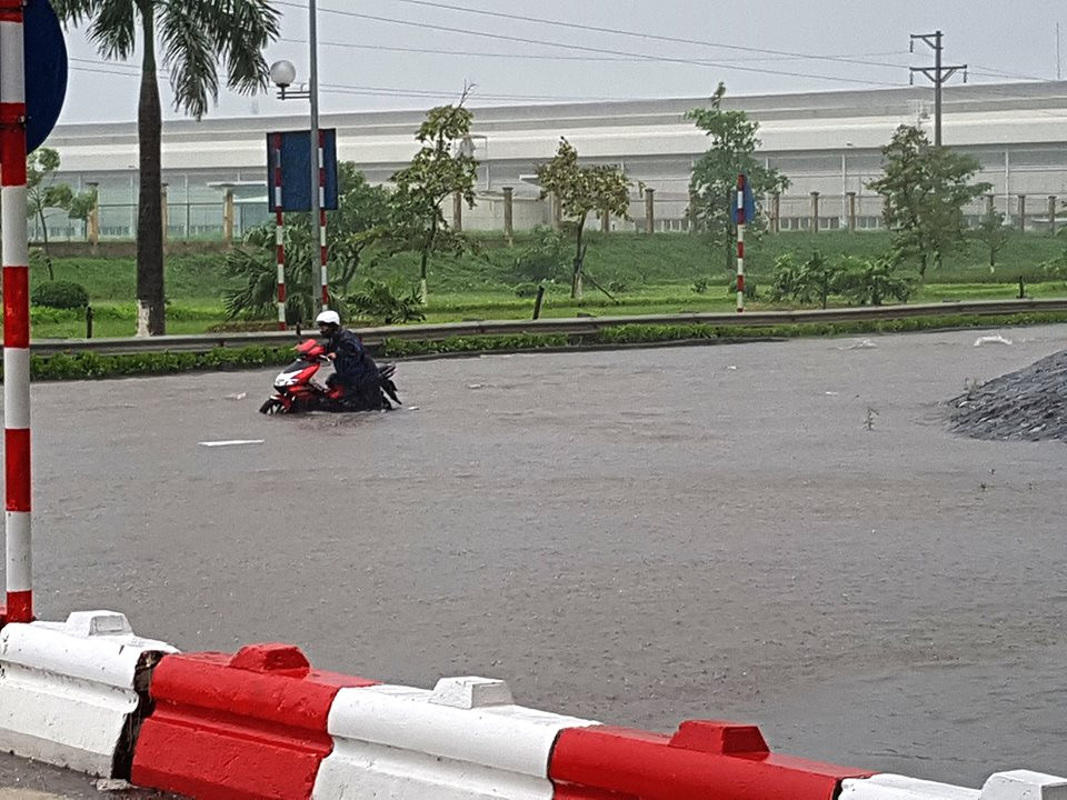 Bão số 3 vào Hà Nội suy yếu thành áp thấp nhiệt đới ảnh 5