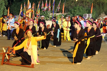 Nhiều trò dân gian được tái hiện tại Lễ dâng hương