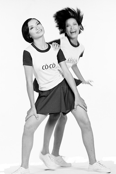 Cũng vì gánh nước nhiều năm trời trong giai đoạn cơ xương phát triển, hai chị em không cao như anh chị em họ trong gia đình. Khi trưởng thành và vào nghề người mẫu, Thúy Hằng cao 1,65m còn Thúy Hạnh cao 1,66m