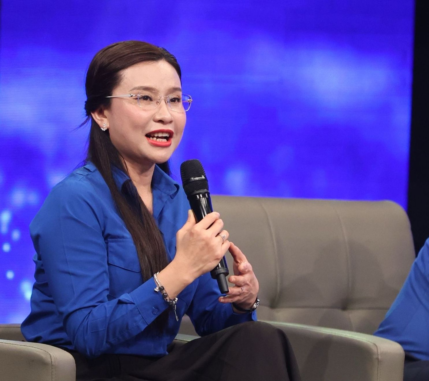 Chị Nguyễn Phạm Duy Trang - Bí thư Trung ương Đoàn, Chủ tịch Hội đồng Đội Trung ương chia sẻ tại Diễn đàn.