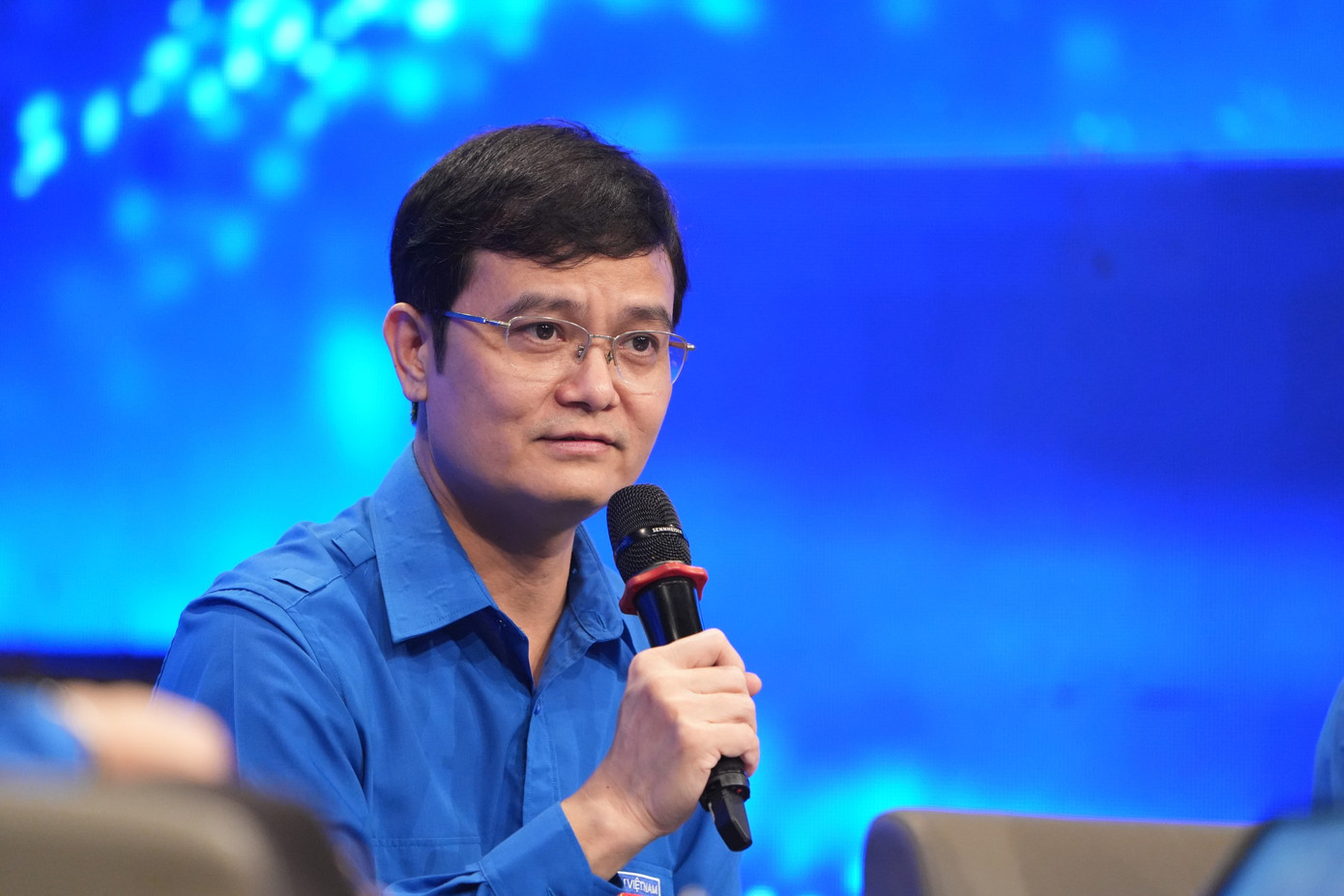 Bí thư thứ nhất T.Ư Đoàn Bùi Quang Huy trao đổi về chủ đề chuyển đổi số. Ảnh: Hoàng Mạnh Thắng