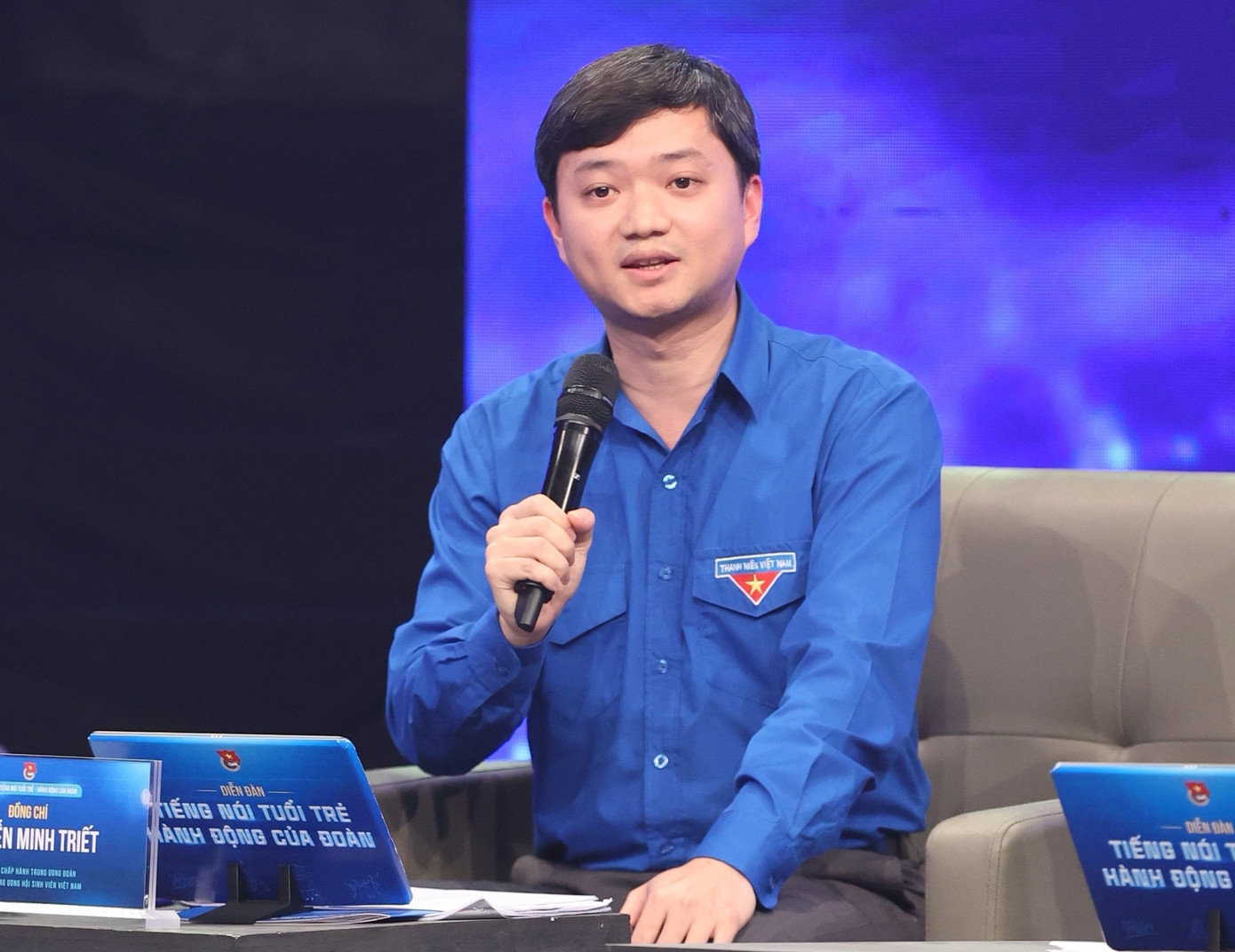 Anh Nguyễn Minh Triết – Bí thư T.Ư Đoàn, Chủ tịch T.Ư Hội Sinh viên Việt Nam. Anh Nguyễn Minh Triết – Bí thư T.Ư Đoàn, Chủ tịch T.Ư Hội Sinh viên Việt Nam.