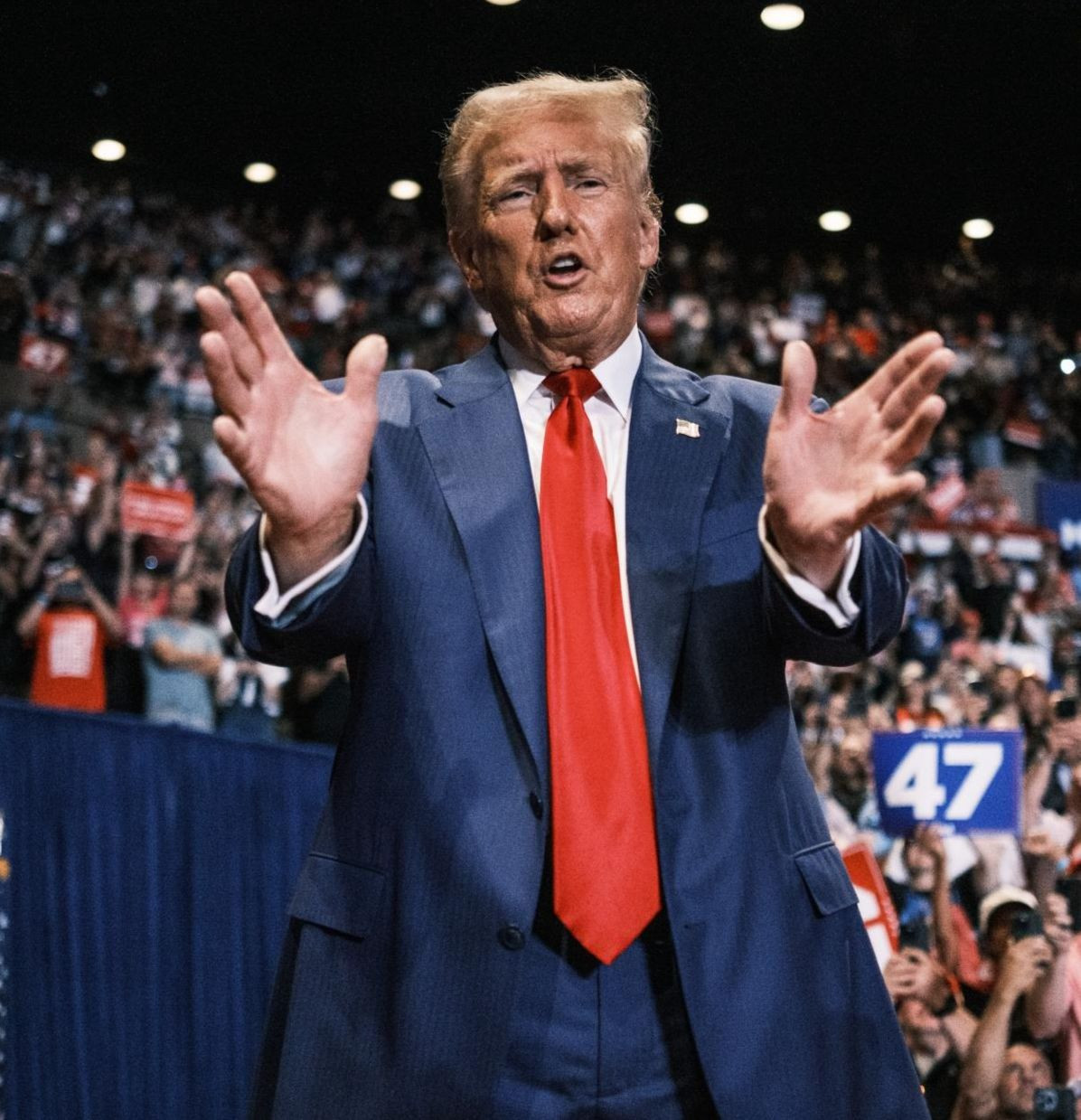 Ông Trump nhận được số phiếu bầu về độ yêu thích của người Mỹ cao hơn Taylor Swift. Ảnh: NY Post/Getty Images.