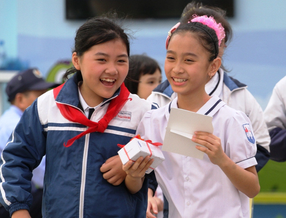 Vừa vui học toán, vừa nhận được quà từ Samsung khiến ai nấy đều hào hứng. Vừa vui học toán, vừa nhận được quà từ Samsung khiến ai nấy đều hào hứng