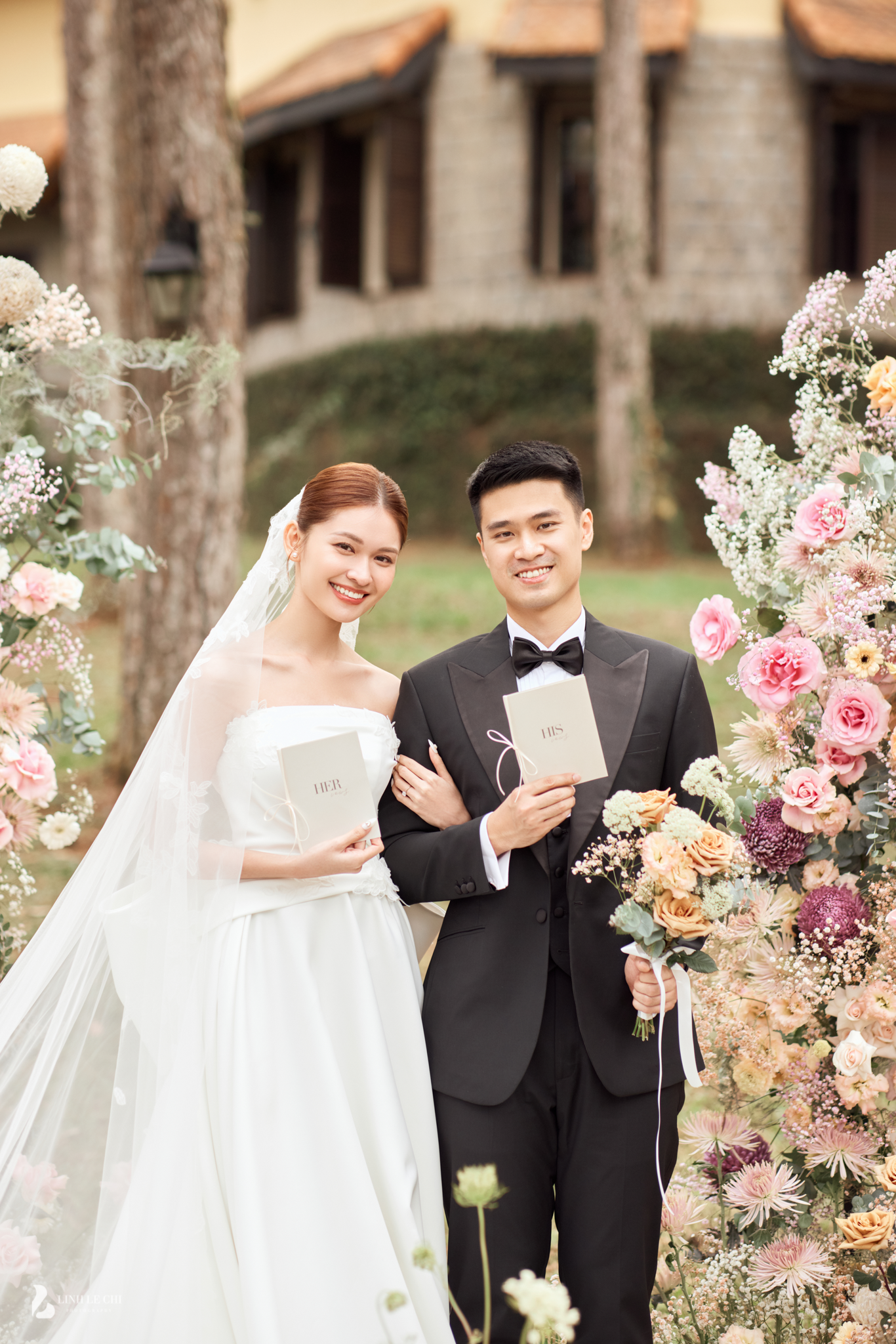 Người đẹp được chồng ủng hộ các công việc và hoạt động giải trí. Hiện cô là MC song ngữ, tham gia nhiều sự kiện giải trí, đồng thời lấn sân lĩnh vực phim ảnh.