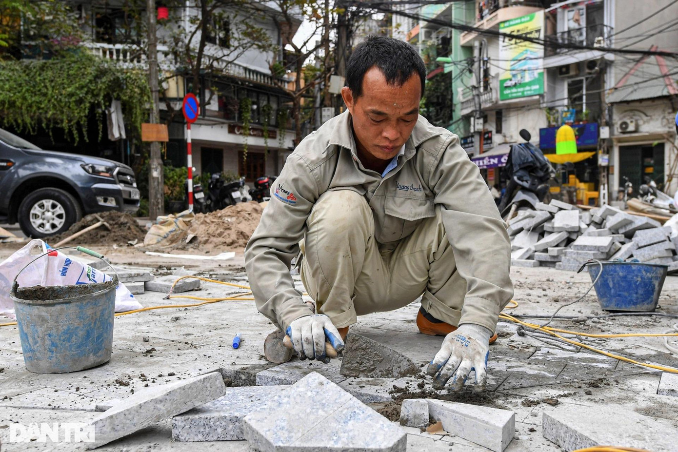 UBND quận Ba Đình đã chỉ đạo phường Trúc Bạch, các đơn vị liên quan đẩy nhanh tiến độ hoàn thiện hạ tầng, cảnh quan khu vực hồ Trúc Bạch, nhằm bảo đảm tiến độ khai trương tuyến phố ẩm thực kết hợp đi bộ Đảo Ngọc Ngũ Xã vào cuối tháng 12/2022.