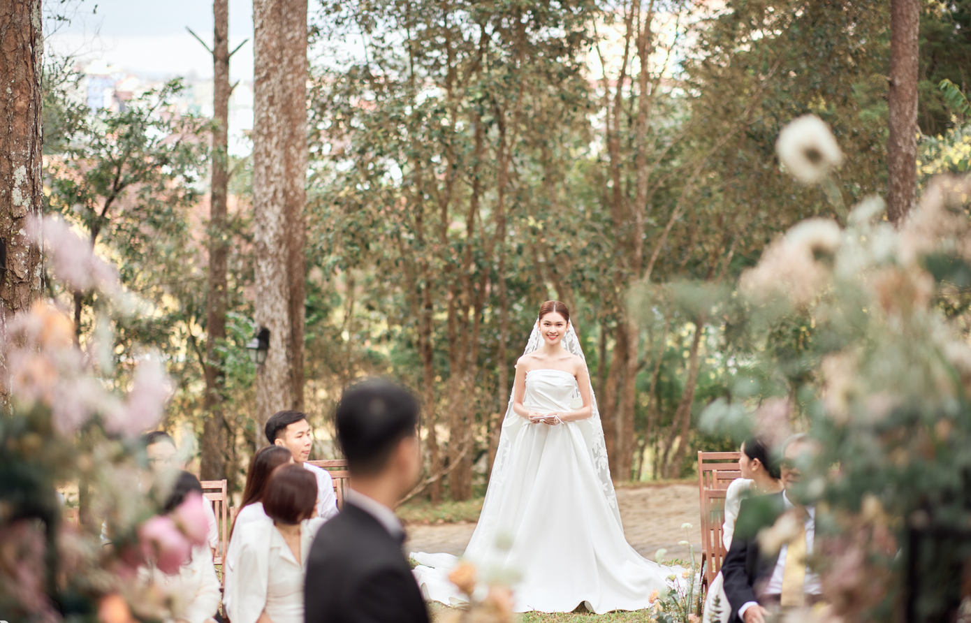 Ngày 3/12, Á hậu Thuỳ Dung và ông xã Thái Long đã tổ chức đám cưới ở TPHCM, trở thành vợ chồng. Tuy nhiên trước đó họ đã bí mật tổ chức một buổi lễ riêng tư, ấm cúng ở Đà Lạt.