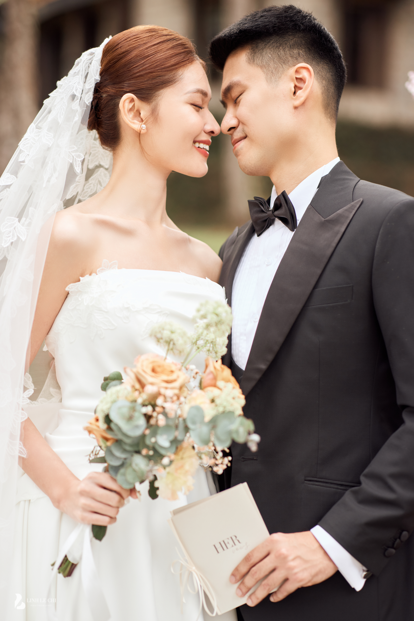 Thùy Dung và chồng được cho là xứng đôi cả về ngoại hình lẫn tri thức. Sau lễ cưới, họ sẽ bắt đầu cuộc sống mới tại TPHCM.