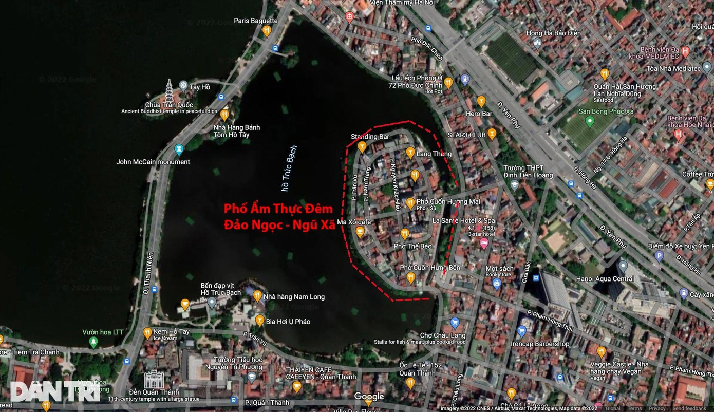 Sau khi hoàn thiện các hạng mục giao thông và đường điện, tuyến phố đi bộ sẽ lắp thêm cổng chào kết hợp cùng đèn trang trí (Ảnh: Google Maps).