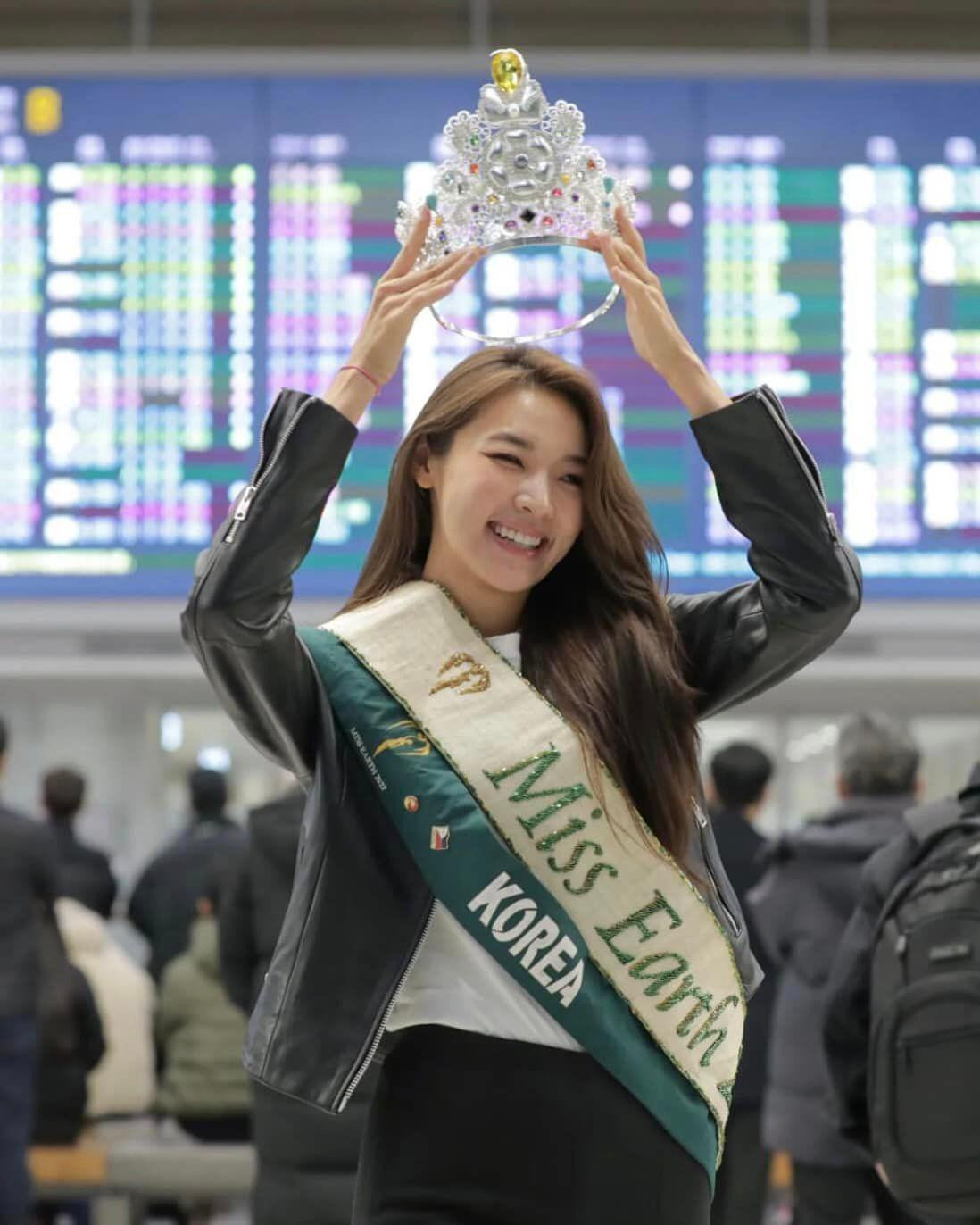 Hoa hậu Trái Đất 2022 Mina Sue Choi về nước sau khi đăng quang. Ảnh: Miss Earth. Hoa hậu Trái Đất 2022 Mina Sue Choi về nước sau khi đăng quang. Ảnh: Miss Earth.