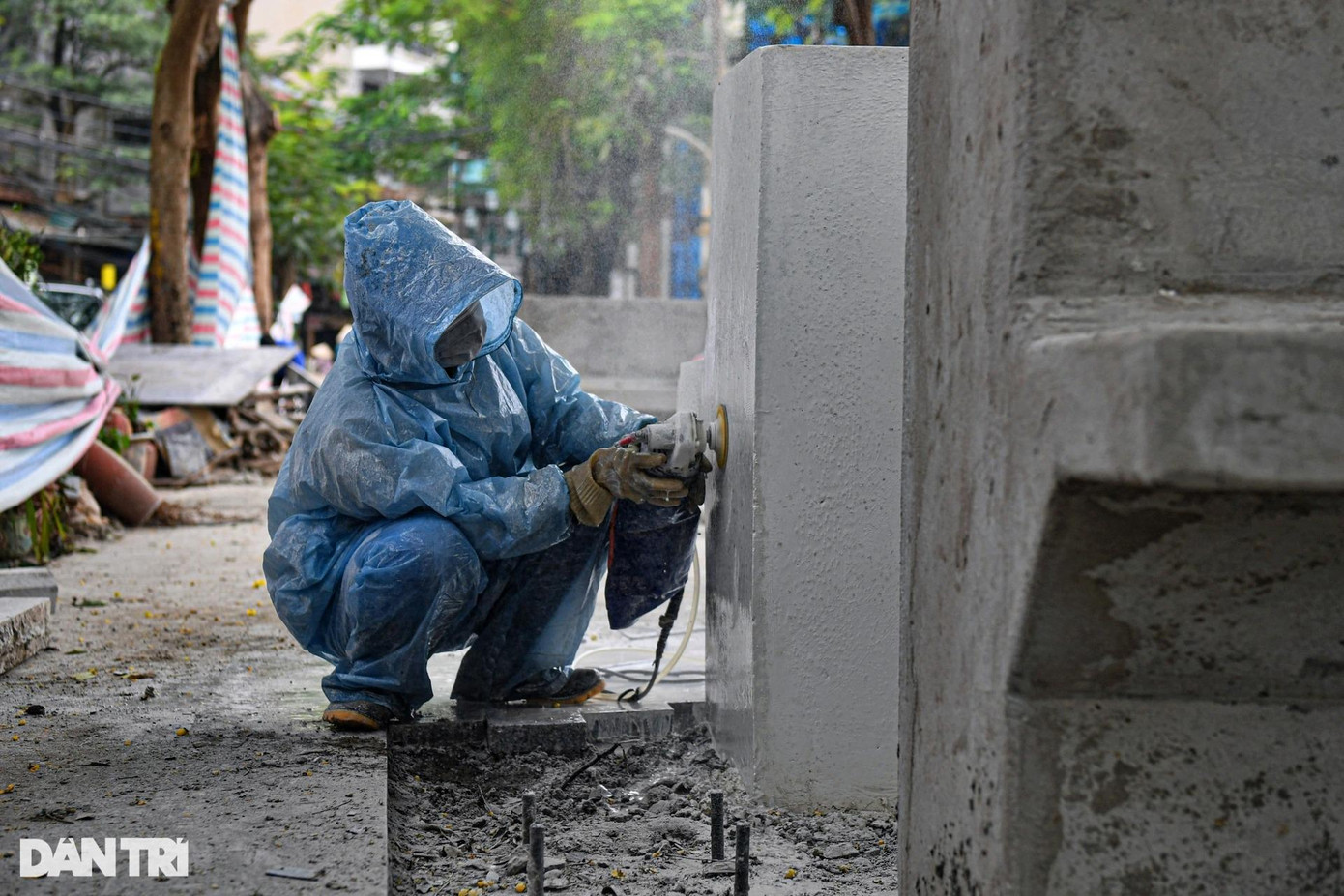 UBND quận Ba Đình đã chỉ đạo phường Trúc Bạch, các đơn vị liên quan đẩy nhanh tiến độ hoàn thiện hạ tầng, cảnh quan khu vực hồ Trúc Bạch, nhằm bảo đảm tiến độ khai trương tuyến phố ẩm thực kết hợp đi bộ Đảo Ngọc Ngũ Xã vào cuối tháng 12/2022.