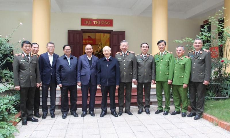 Tổng Bí thư Nguyễn Phú Trọng, Chủ tịch nước Nguyễn Xuân Phúc, Thủ tướng Chính phủ Phạm Minh Chính với các đại biểu tham dự hội nghị.