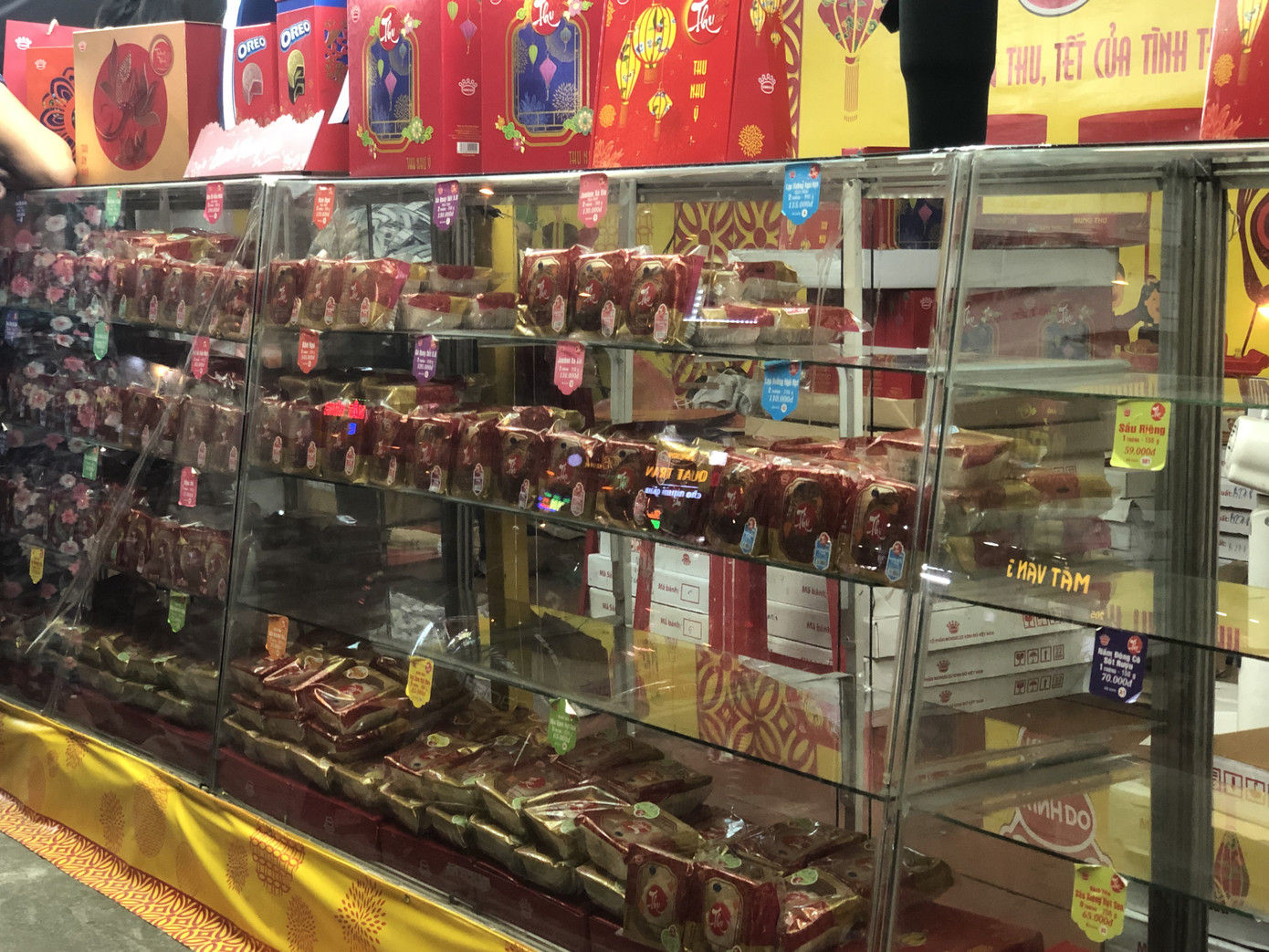 Chiêu trò bán bánh trung thu 'đại hạ giá' ở Sài Gòn ảnh 9