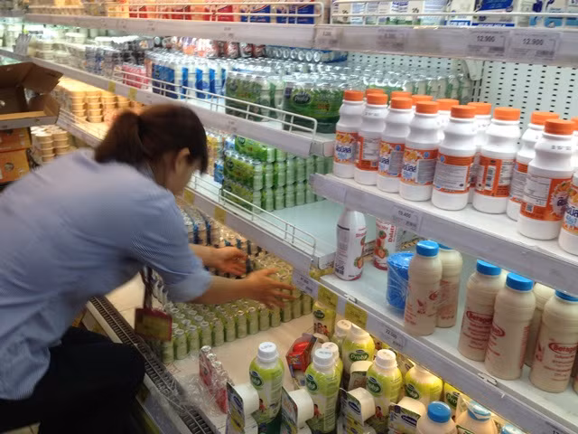Nửa đêm vẫn nghẹt thở xếp hàng sắm tết ảnh 5