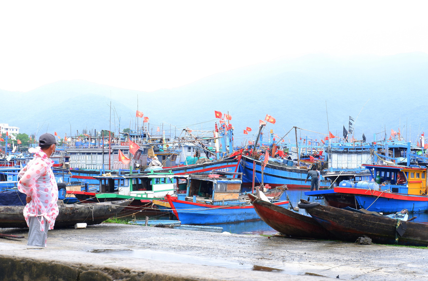 Dù đã chuẩn bị kỹ càng nhưng các ngư dân vẫn rất lo lắng trước những dự báo về sức tàn phá của bão Noru.