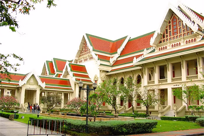 Cả trường có hơn 40 câu lạc bộ dành cho sinh viên