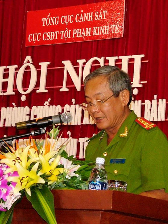 Đại tá Phạm Hùng Chiến đang nói về tình hình tội phạm SHTT - Ảnh Hữu Vinh