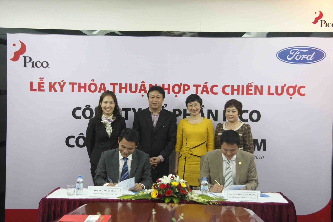 Ford và Pico ký hợp tác chiến lược