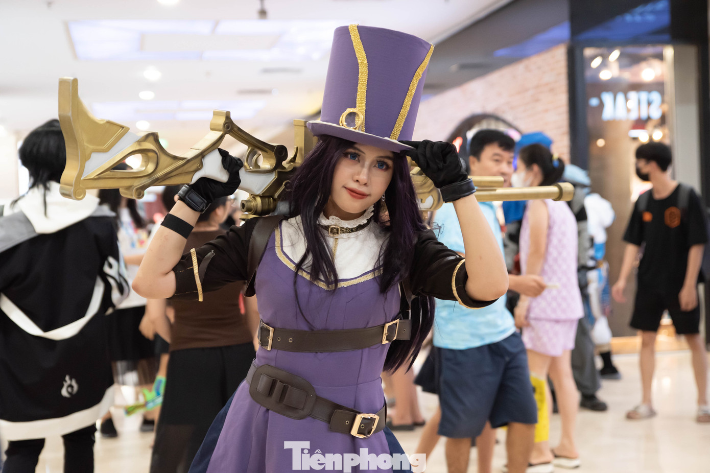 Halloween được tổ chức vào 31/10 hằng năm. Năm nay, lễ hội Halloween rơi vào thứ ba nên mọi người tranh thủ đi chơi sớm để đúng ngày lễ có thể đi cà phê với bạn bè, ăn uống bên gia đình.