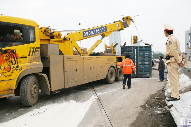 Xe cứu hộ được điều động đến để giải quyết vụ việc