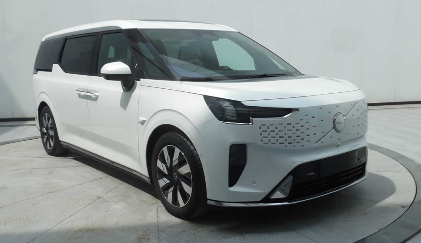 Ngoại thất của Volvo EM90 2024 được thiết kế vuông vức. Ngoại thất của Volvo EM90 2024 được thiết kế vuông vức.