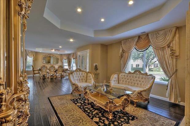 Trước đó, cặp vợ chồng từng sống trong căn hộ sang trọng có diện tích hơn 250m2 tại California.