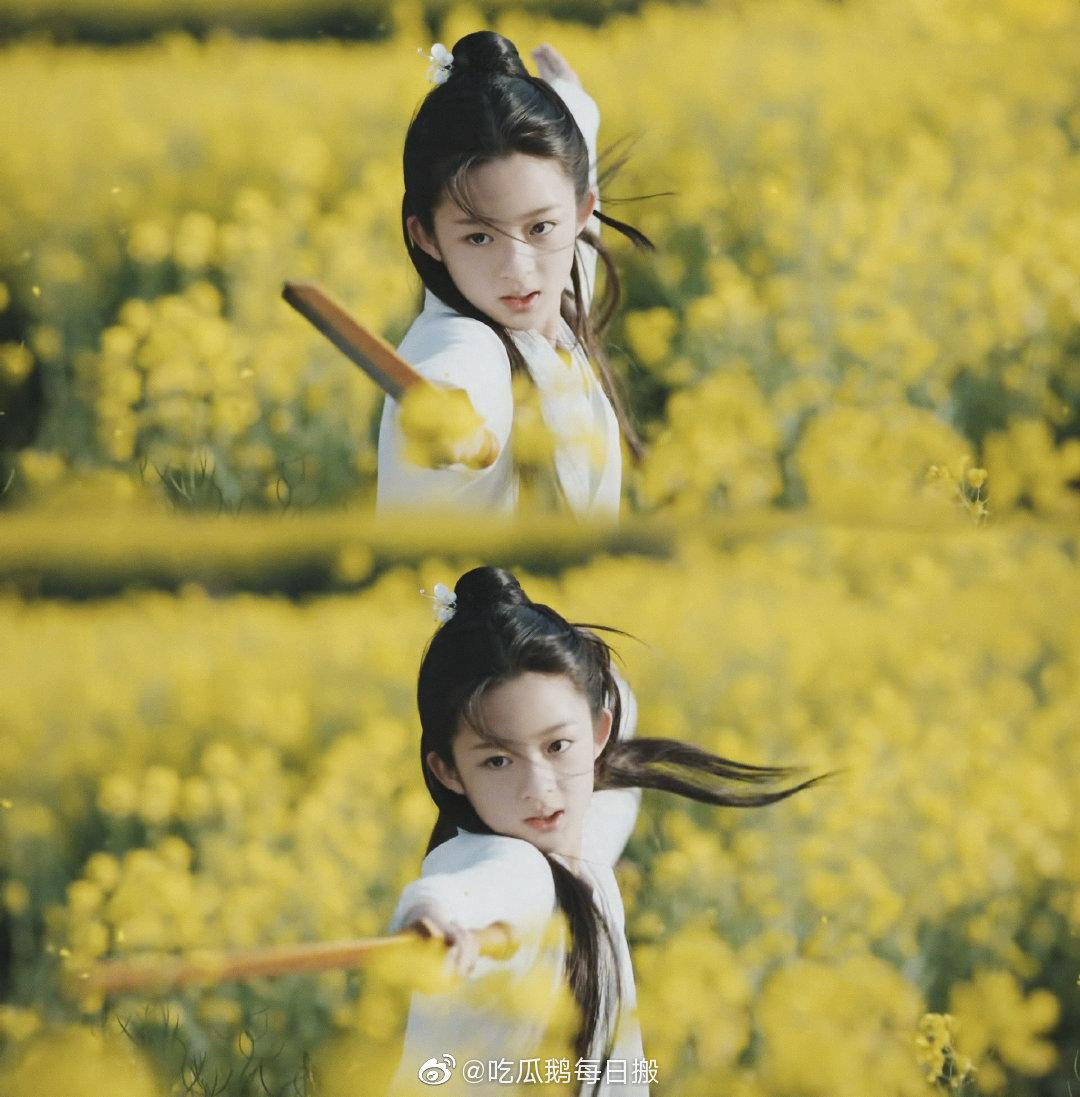 Hoàng Dương Điền Điềm là gương mặt chuyên trị các vai diễn thời niên thiếu của nhiều ngôi sao hàng đầu như Dương Mịch, Địch Lệ Nhiệt Ba, Châu Tấn,…