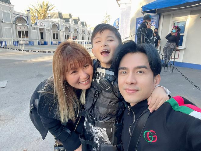 Gia đình Đan Trường đi chơi Halloween Gia đình Đan Trường đi chơi Halloween