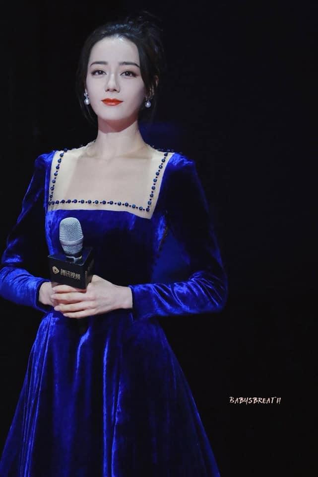 Địch Lệ Nhiệt Ba là một trong những sao xuất hiện cuối cùng nhưng sức phủ sóng vô cùng mạnh mẽ khó ai bì kịp.