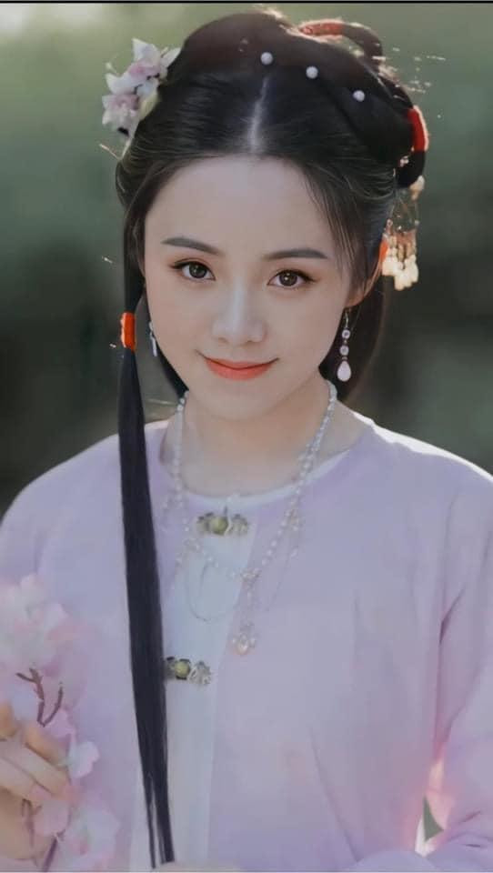 Quỳnh Kool đánh lừa nhiều fan vì tạo hình xinh đẹp, cô viết: “Có thể được ở bên cạnh người mình yêu, chết có gì đáng sợ?. Mọi người chờ đón bộ phim sắp ra mắt nhé ạ!”.