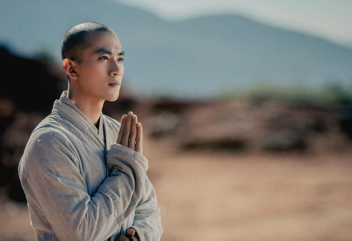 Nhân vật Hư Trúc do mỹ nam sinh năm 1990 Trương Thiên Dương thủ vai. Anh được nhận xét là…quá đẹp so với nguyên tác.