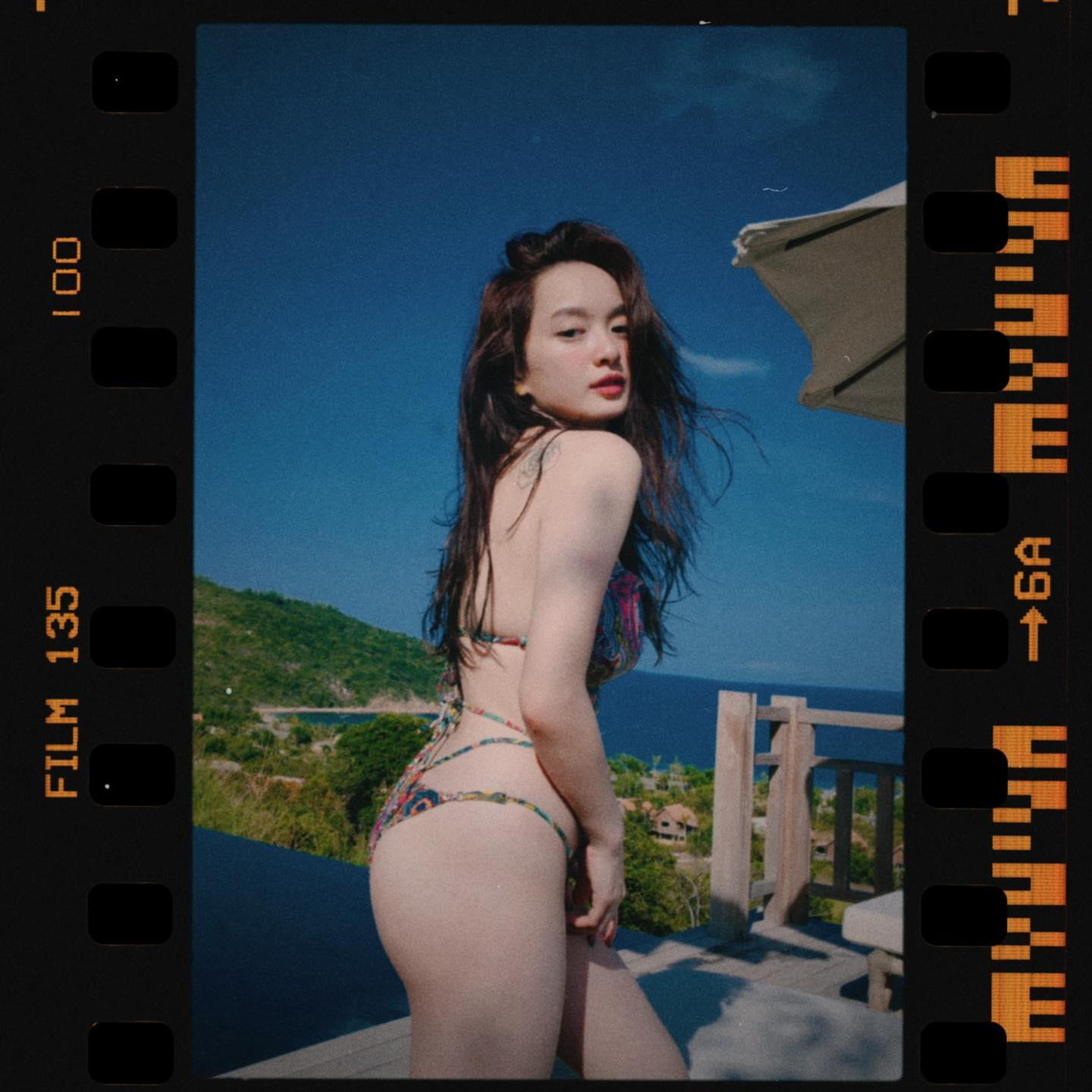 Dù hạn chế về chiều cao nhưng Kaity Nguyễn lại sở hữu thân hình cân đối, nhan sắc xinh đẹp, cuốn hút khiến người ta trầm trồ Dù hạn chế về chiều cao nhưng Kaity Nguyễn lại sở hữu thân hình cân đối, nhan sắc xinh đẹp, cuốn hút khiến người ta trầm trồ