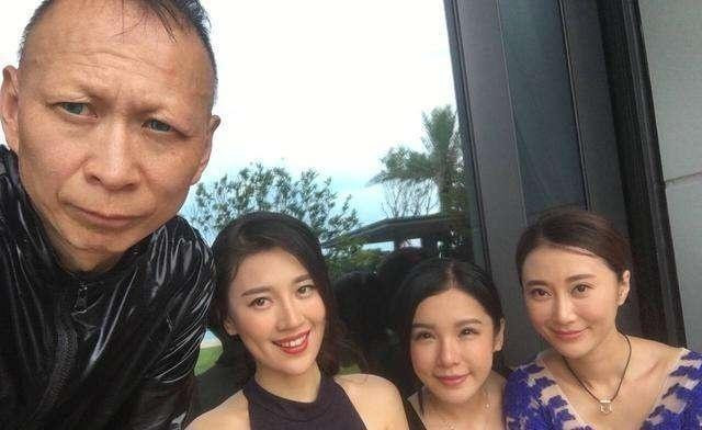 Nhiều người nghĩ rằng con gái của nam diễn viên theo gen bố nhưng lại rất bất ngờ khi thấy diện mạo hai ái nữ nhà Lý Minh lại xinh đẹp đến vậy Nhiều người nghĩ rằng con gái của nam diễn viên theo gen bố nhưng lại rất bất ngờ khi thấy diện mạo hai ái nữ nhà Lý Minh lại xinh đẹp đến vậy