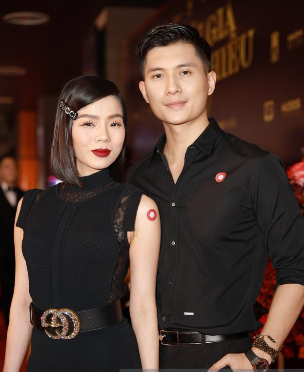 Từ khi công khai yêu tình trẻ Lâm Bảo Châu, Lệ Quyên được khen ngợi nhan sắc ngày càng lên hương