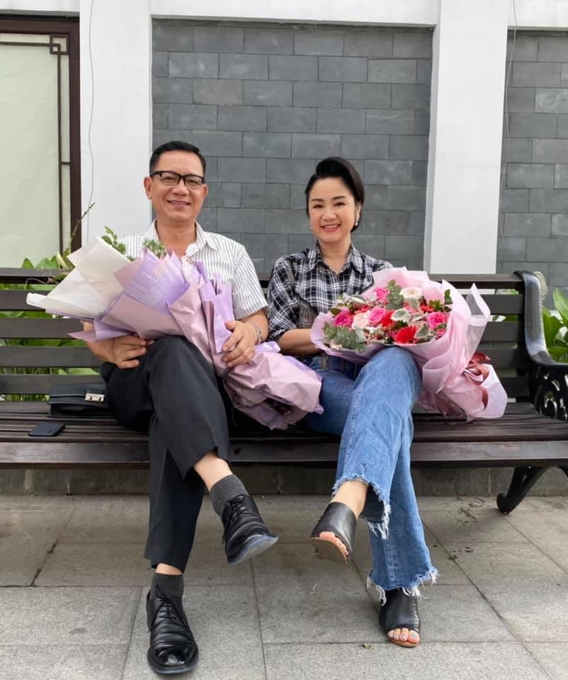 Ông Quân do NSƯT Phạm Cường thủ vai có tình cảm với bà Cúc. Ở những tập cuối, khán giả tò mò không biết số phận của hai nhân vật sẽ như thế nào.