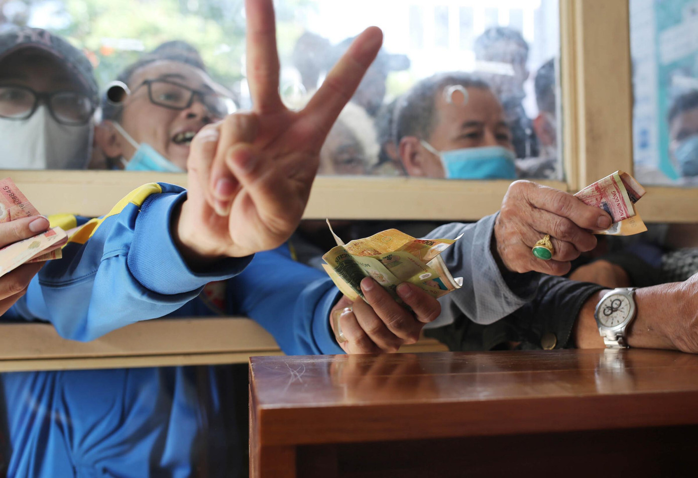 Khoảng 8h15, Ban tổ chức bắt đầu bán vé nhưng chỉ có vé ở khán đài C và D, khán đài B được dành cho Hội CĐV cũng như các đối tác, khách mời của hai đội bóng.