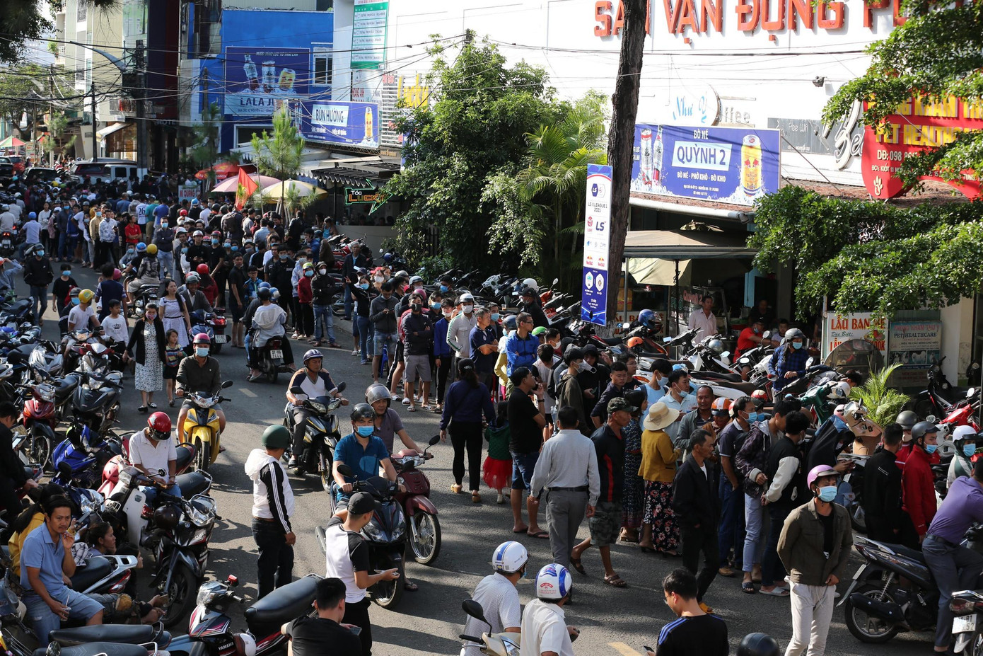 Ban tổ chức thông báo mở bán vé xem trận đấu tại các phòng vé ở sân Pleiku từ 8h hôm nay 18/4.