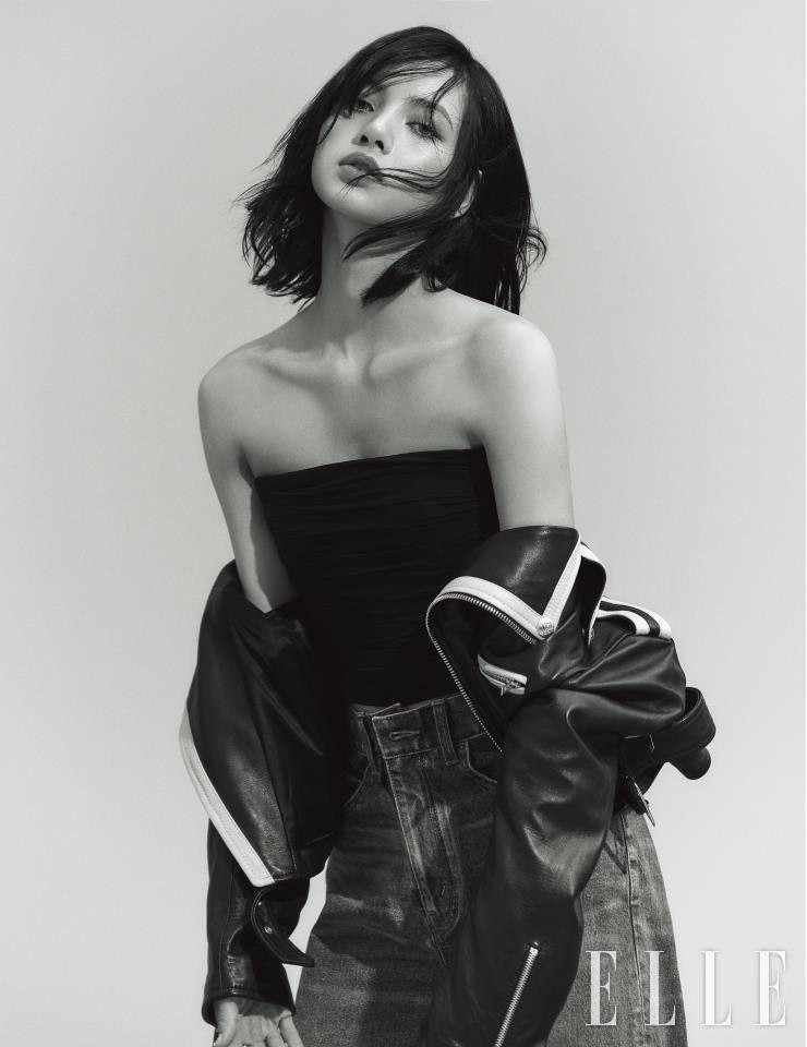 Năm ngoái, nữ thần tượng đứng ở vị trí thứ hai. Đây là lần thứ 6 cô góp mặt trong bảng xếp hạng này.